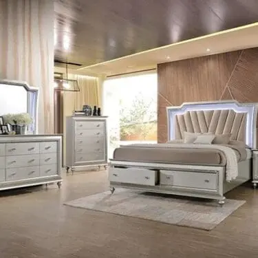 Kaitlyn Champagne Finish