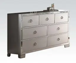 Voeville II Dresser