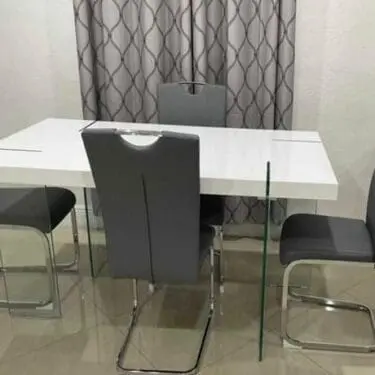 Erich Dining Set